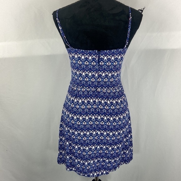 Divided by H&M Blue Geometrical Pattern Mini Dress with Cutout’s - Picture 2 of 7
